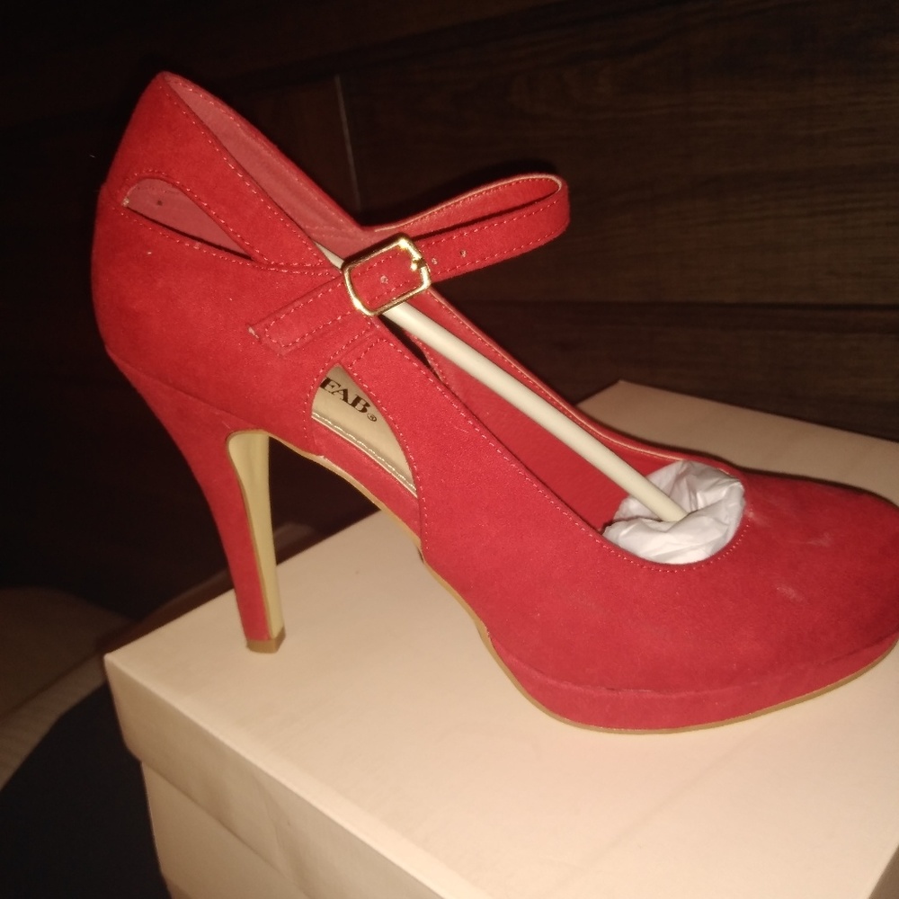 Pumps, Robbie,red